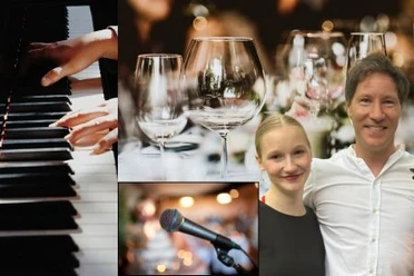 Romantik Abendmit Ben & Lotta Wroblewski (450 x 300 px).jpg Collage von Klavierspiel, Weingläsern, Mikrofon und lächelndem Duo, Ben und Lotta Wroblewski.