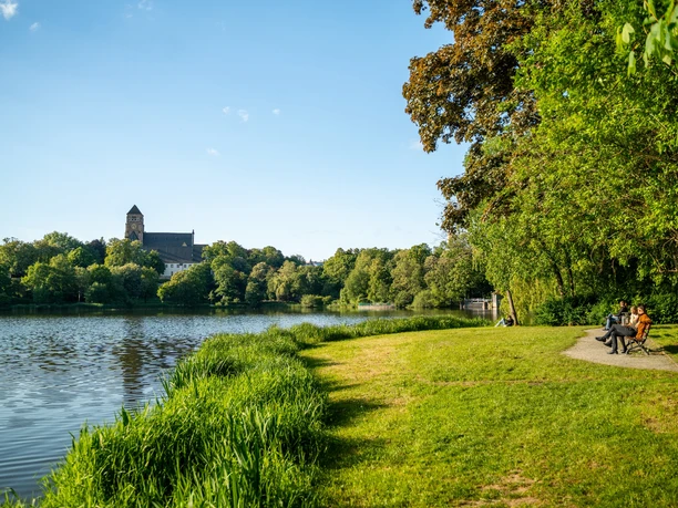 Schlossteich Chemnitz, Blick auf Schlosskirche