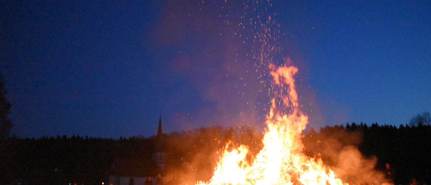 Osterfeuer in Elend Osterfeuer in Elend