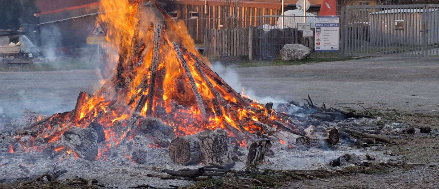 Osterfeuer auf Schützenplatz Osterfeuer auf Schützenplatz