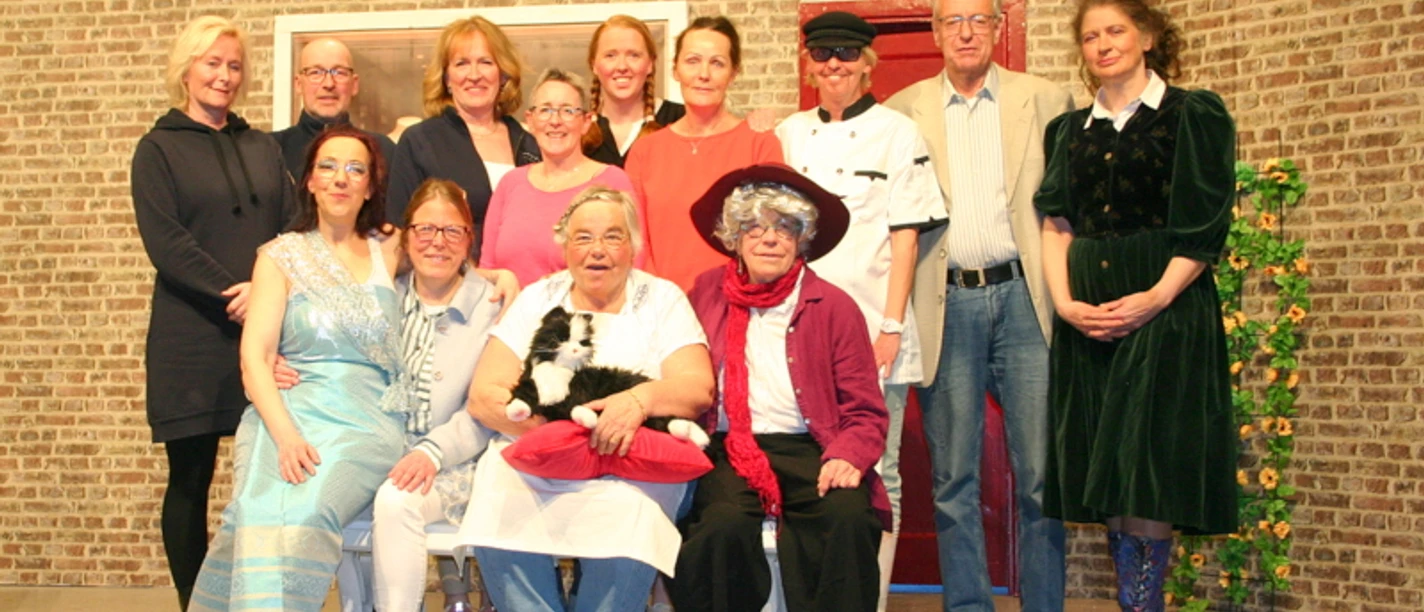 Theatergruppe 2026 Juist - Alles für die Katz.JPG Theatergruppe 2026 Juist - Alles für die Katz.jpg