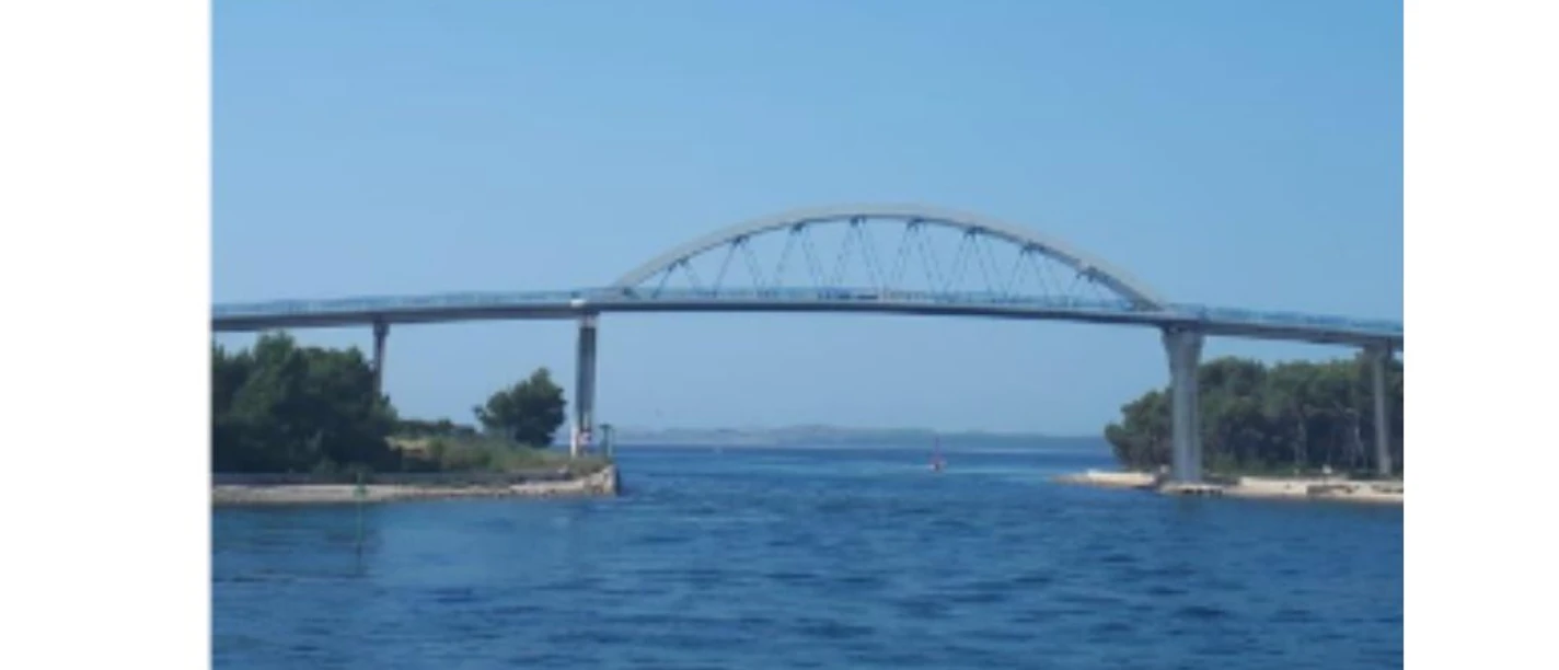 Brücke ins Netz Flyer Seite 1.jpg