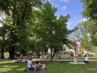Chillout im Stadtpark zum Gartenträume-Picknicktag.JPG