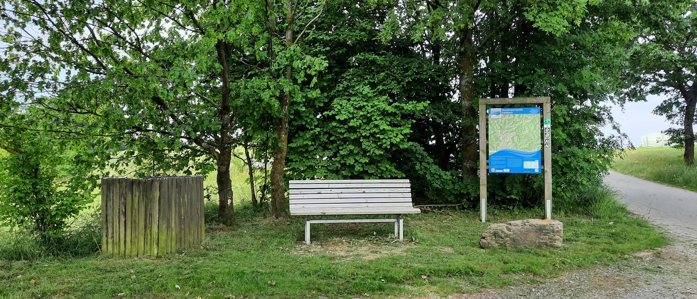 Rastecke am Wanderparkplatz