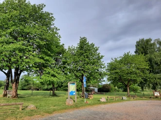 Oberhalb von Hainchen findet sich der Wanderparkplatz
