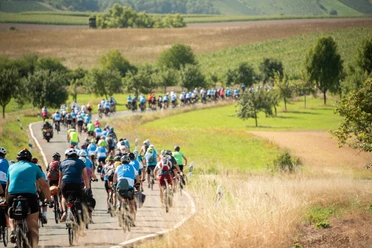 Titel: BR-Radltour 2025 Untertitel: 5. Etappe: Von Ochsenfurt nach Herrieden Titel: BR-Radltour 2025 Untertitel: 5. Etappe: Von Ochsenfurt nach Herrieden