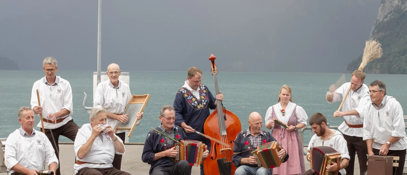 2022 07 25 Auftritt Jodlerclub Brunnen 14