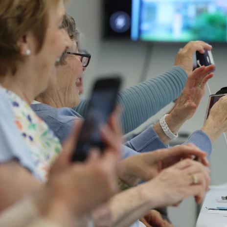WOBCOM_Smartphone-Schulung 2025 Matthias Leitzke.jpg WOBCOM_Smartphone-Schulung