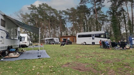 himmelblau.jpg Wohnmobilstellplatz "Hollager Mühle"