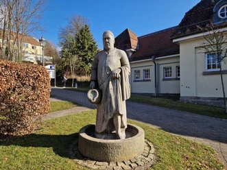 Rhoen-Gersfeld-Schlosspark-Kneipp aus Stein