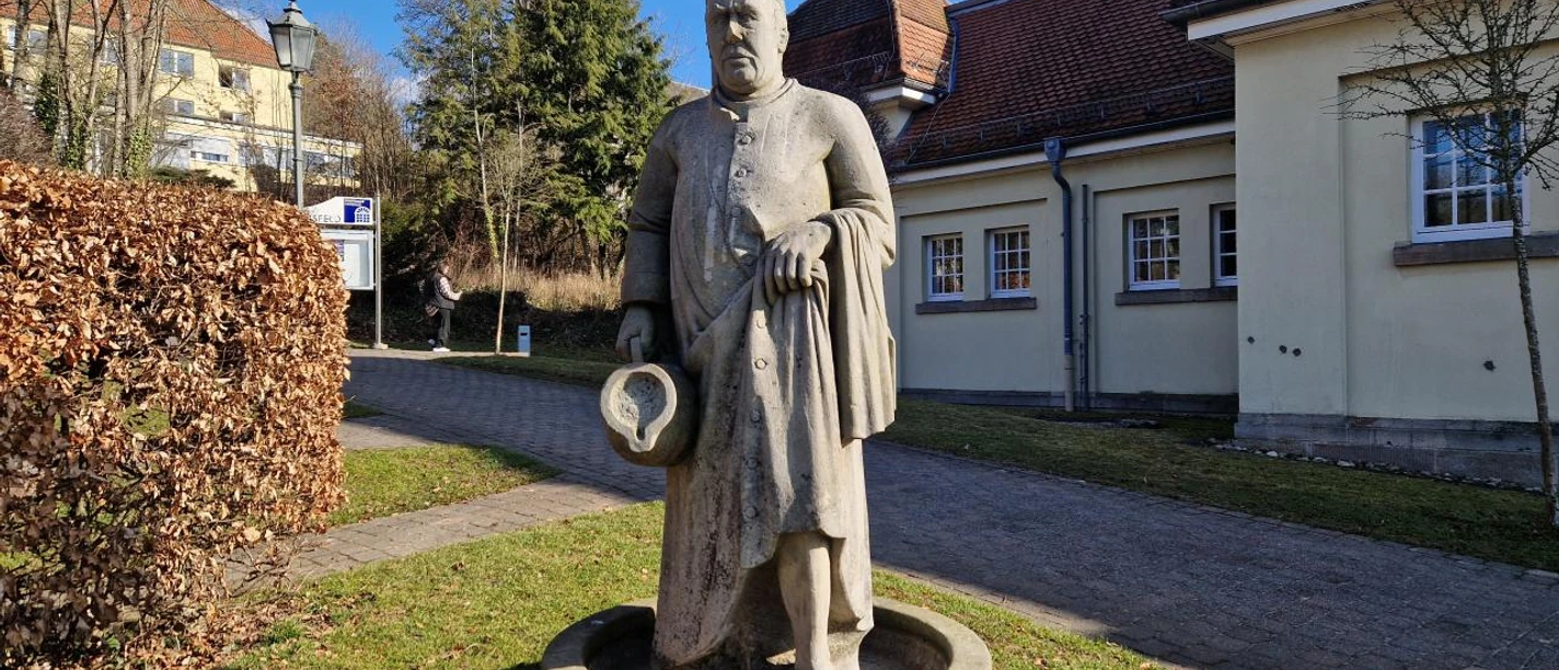 Rhoen-Gersfeld-Schlosspark-Kneipp aus Stein