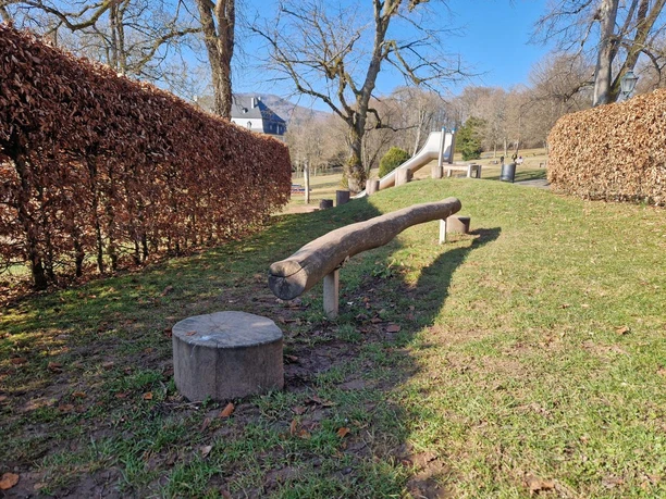 Rhoen-Gersfeld-Schlosspark-Balance-Balken