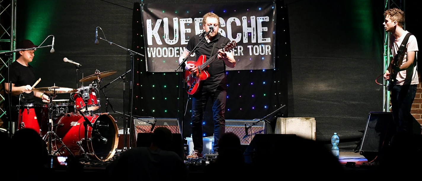 Kuersche Band Front.jpg