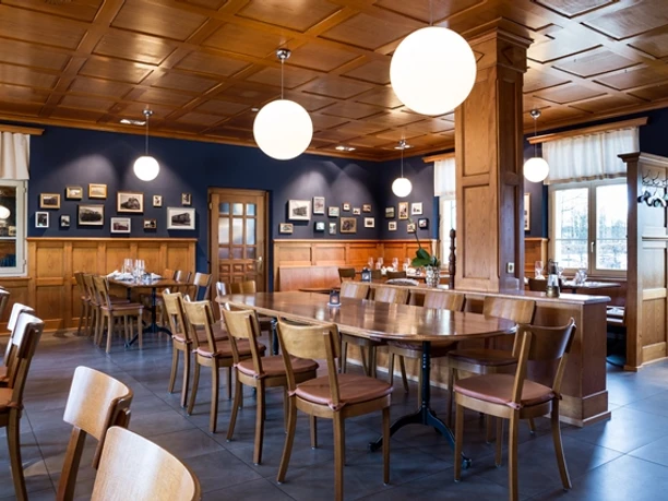 Restaurant_Bahnhöfl_Sursee_Gaststube.jpg