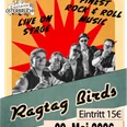 Ragtag-Birds-2026-05-09-Super-neu.png Cooles Retro-Plakat der Ragtag Birds mit fünf anstoßenden Musikern im Rockabilly-Stil.