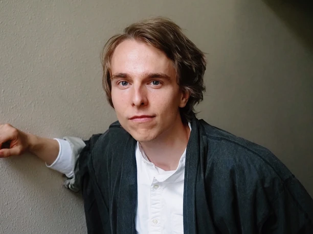 Portrait Querformat Samuel Kramer (C) Jakob Kielgaß.jpg