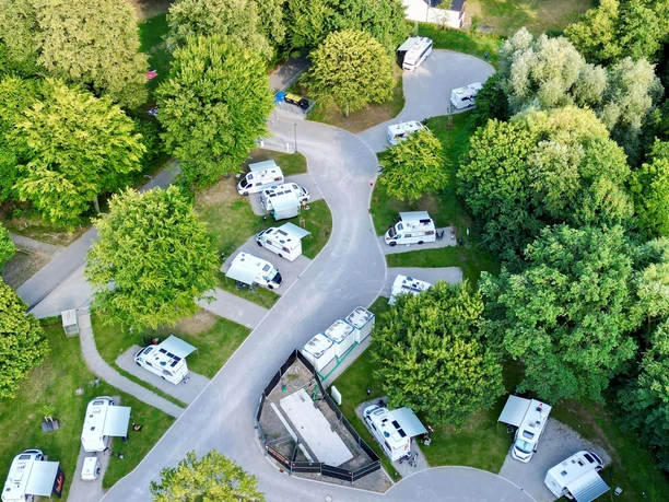 Heimatcamping Lemgo Drohnenaufnahme.jpg Blick auf den Campingplatz Heimatcamping Lemgo von einer Drohne aufgenommen