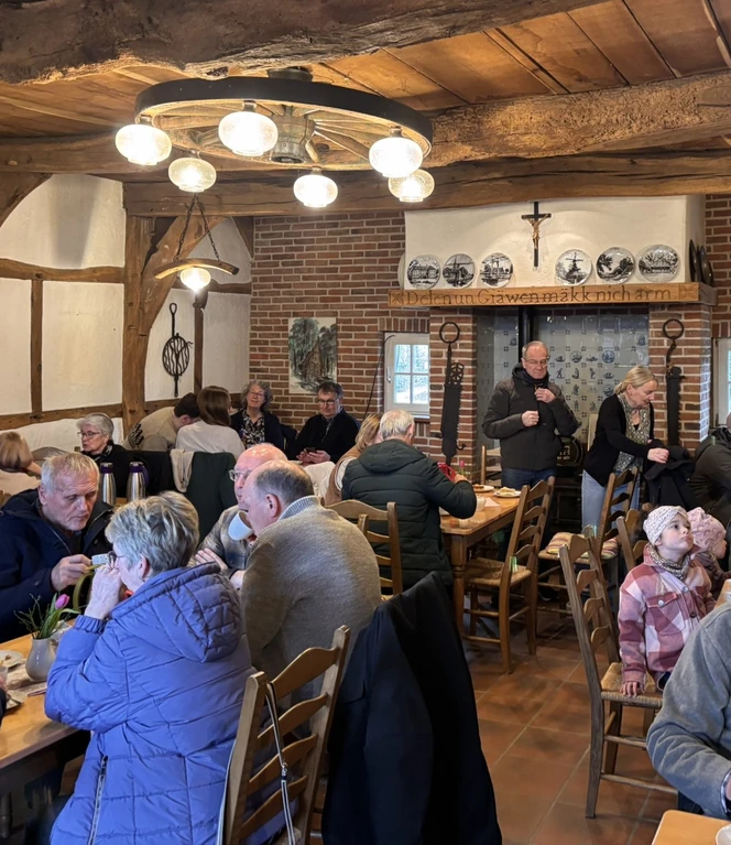 Im Heimathaus wurde Vesper und Kuchen angeboten - alles selbstgebacken..JPEG