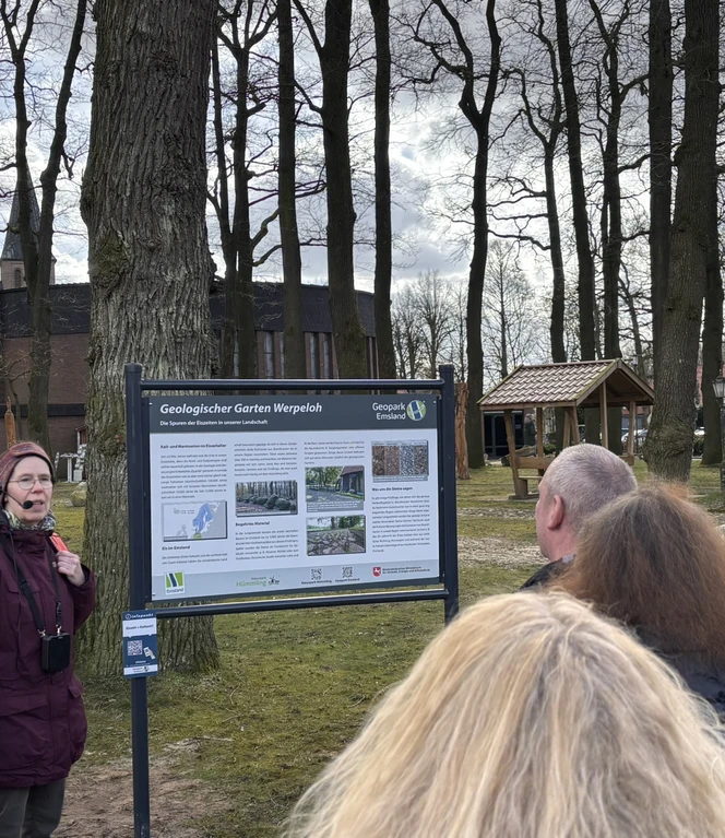 Jutta Over bietet Führungen im Geopark Emsland und im Geologischen Garten an..JPEG