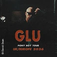 Dunkles Tourposter mit einer Person im Schatten und dem Schriftzug GLU Pony Boy Tour 2026