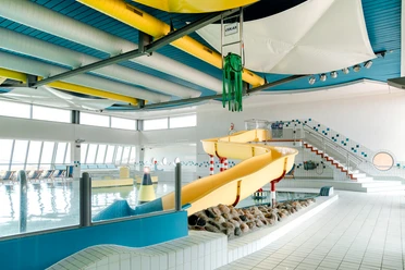 Schwimmbad Meerwasser-Erlebnisbad auf Juist.jpg Schwimmbad Meerwasser-Erlebnisbad auf Juist