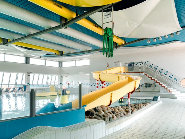 Schwimmbad Meerwasser-Erlebnisbad auf Juist.jpg Schwimmbad Meerwasser-Erlebnisbad auf Juist