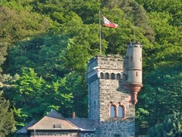 Neufville Turm