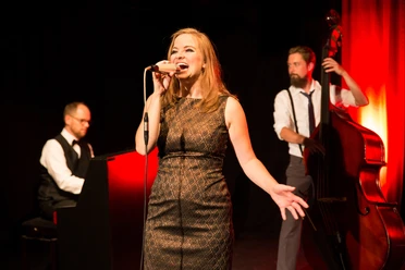 Hildegard-Knef-c-Lukas Grey (2).jpg