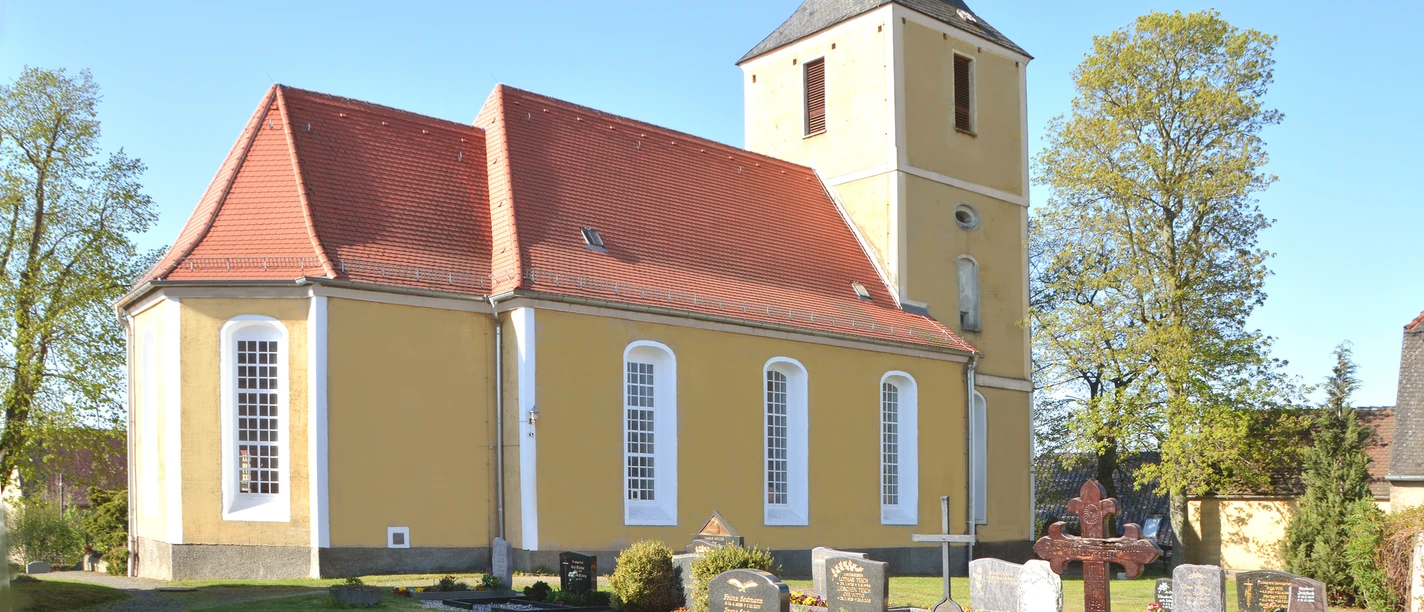 Leipzig-Region-Brandis-Kirche-Polenz-Peter-Kayenberg.jpg Blick auf die Kirche Polenz