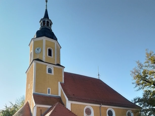 Leipzig-Région-Église-Wermsdorf-Sylvia-Däbritz.jpg Vue sur l'église de Wermsdorf
