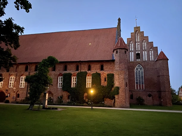 Wienhausen-Ortskern-Nacht-dunkel-ccbysa-vdb-20201117-028.jfif