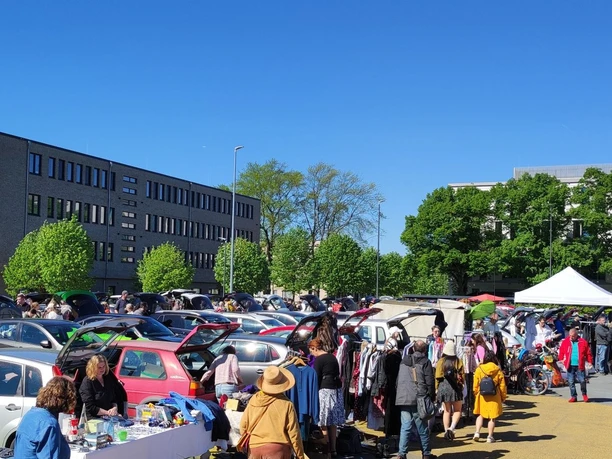 Kofferraum-Flohmarkt - MuWi Multifunktionsplatz Wissenschaftspark