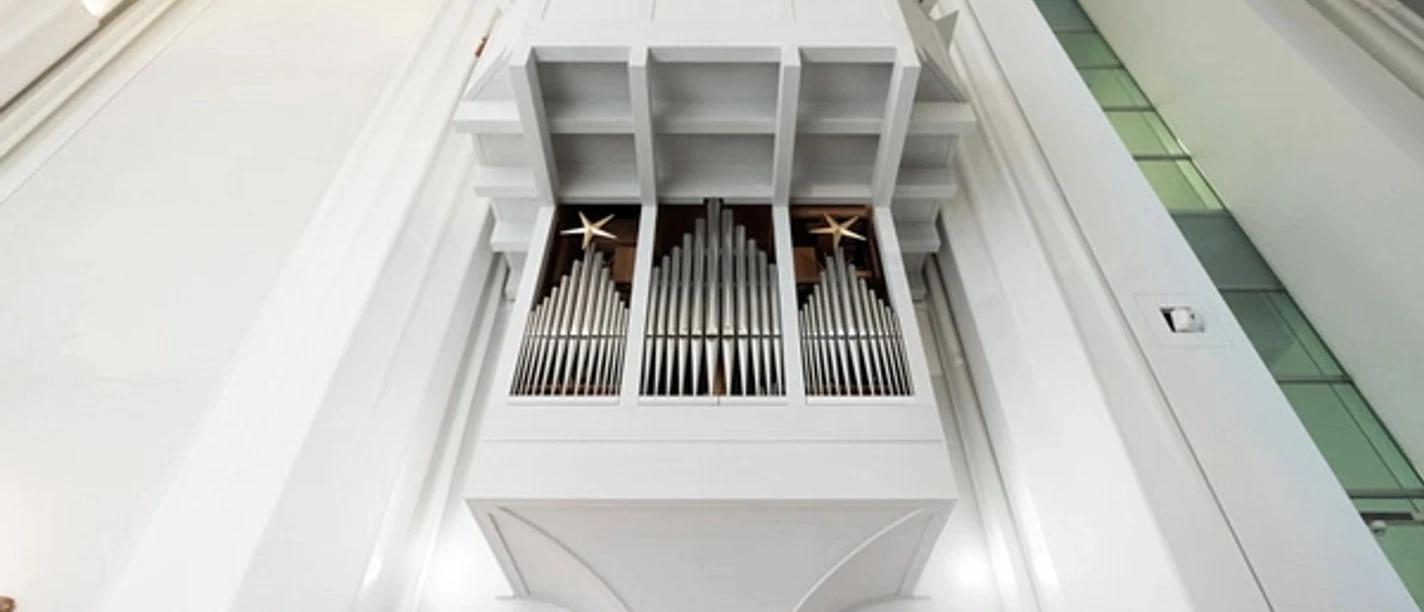 Orgue nid d'hirondelle Paulinum Vue sur l'orgue "Nid d'hirondelle" du Paulinum