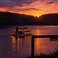 Abendstimmung am Hennesee mit Schiff
