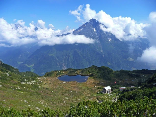 Sunnig Grat mit Bristen