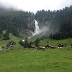 Der erste Fixpunkt auf der Wanderung nach Oberalp: Aesch