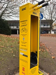 ADAC Radservicestation Martin-Niemöller-Gesamtschule "Ulrich".jpg
