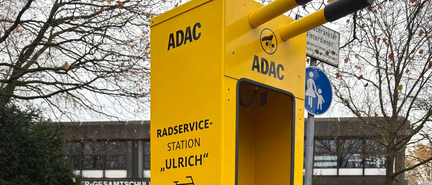 ADAC Radservicestation Martin-Niemöller-Gesamtschule "Ulrich".jpg