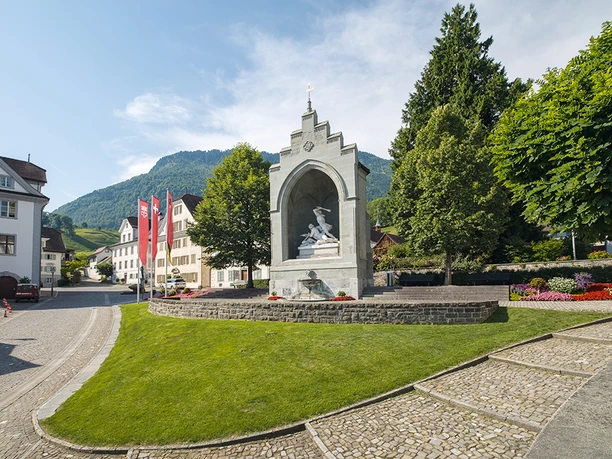 Tourismus Stans Entdecken Sehenswuerdigkeiten Stans Winkelrieddenkmal