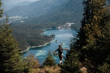 Läufer am Eibseeblick