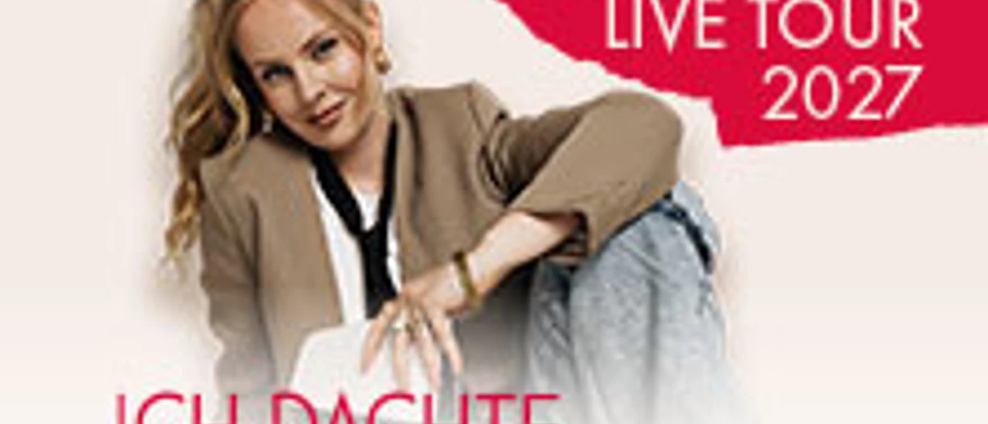 Sitzende Frau in Promo-Grafik mit Tourtitel und Herzsymbol