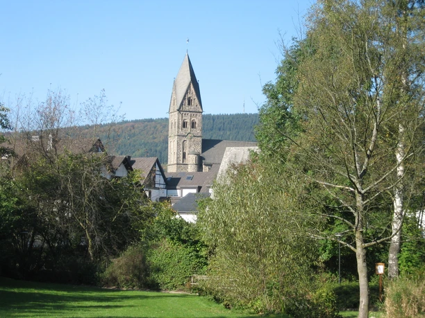 Nikolaus Kirche Olsberg.jpg