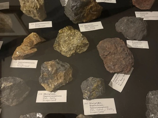 Mineralien_Museumsführer.jpeg