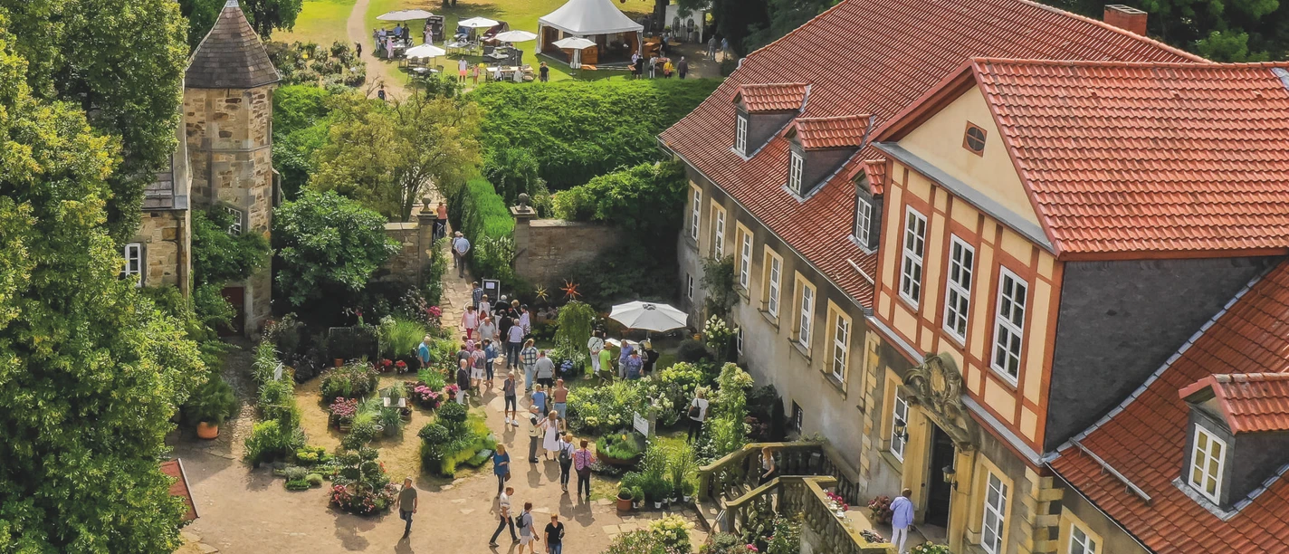 remeringhausen-romanticgarden-innenhof.jpg