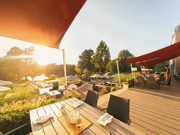 Blick von der Terasse des See- und Sporthotel
