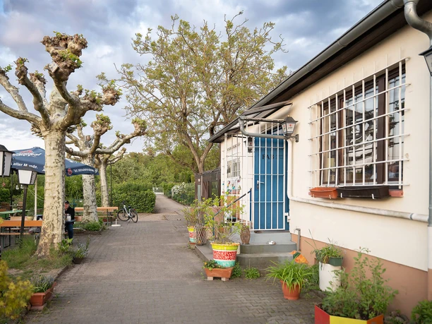 Frankfurt Art Bar - Exterior view Restaurant in allotment garden with beer garden