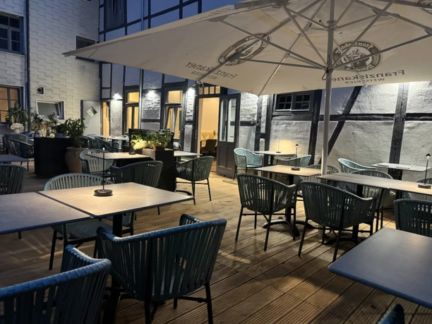 Terrasseb.JPG Terrasseb.JPG