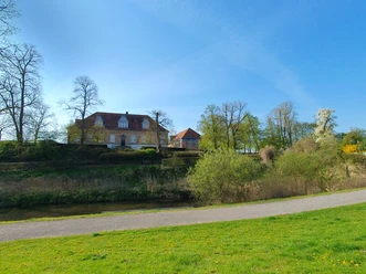 SchlossLandestrost.jpg