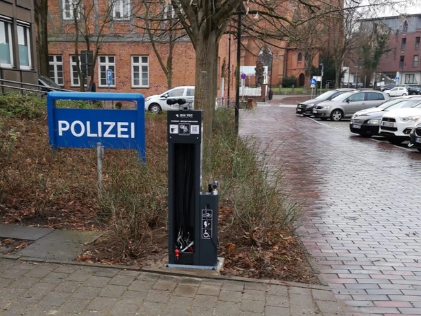 Radservicestation Schwarzenbek (Polizeistation) Die Radservicestation in Schwarzenbek an der Polizeistation.