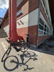 Radservicestation Schwarzenbek (Grund- und Gemeinschaftsschule) Eine Radservicestation in Schwarzenbek an der Grund- und Gemeinschaftsschule).